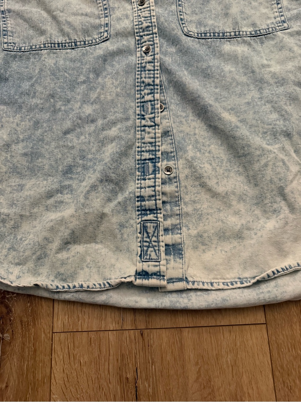 Aerie - oversized denim shirt - acid wash - Picture 6 of 7